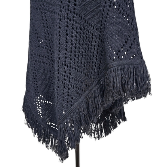 A.L.C Womens Black Open Weave Fringe Boho Poncho Sweater Sz OS Lightweight Chic - Picture 11 of 13